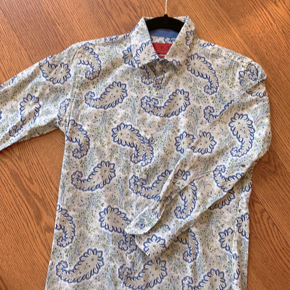 Beautiful Ellie patterned shirt. Worn once